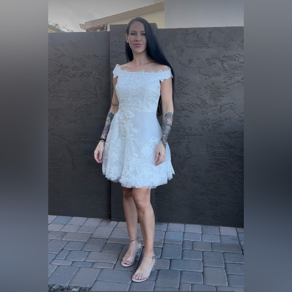 Adrianna Papell short wedding dress size 8 - Picture 1 of 10